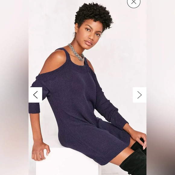 URBAN OUTFITTERS BDG Cold Shoulder Dolman
Sweater Mini Dress NWT Medium - Picture 4 of 16